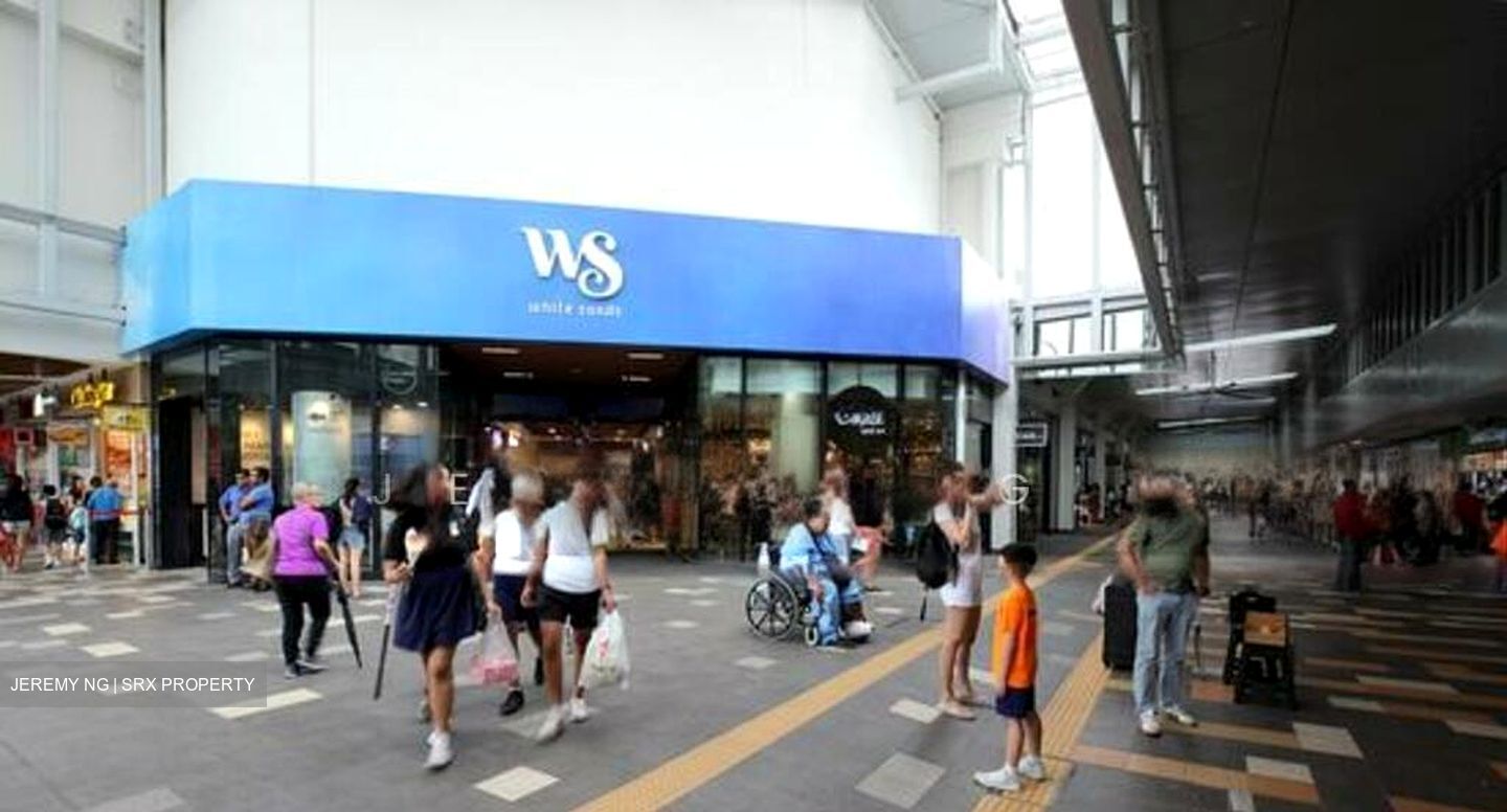 White Sands (D18), Shop House #568693531